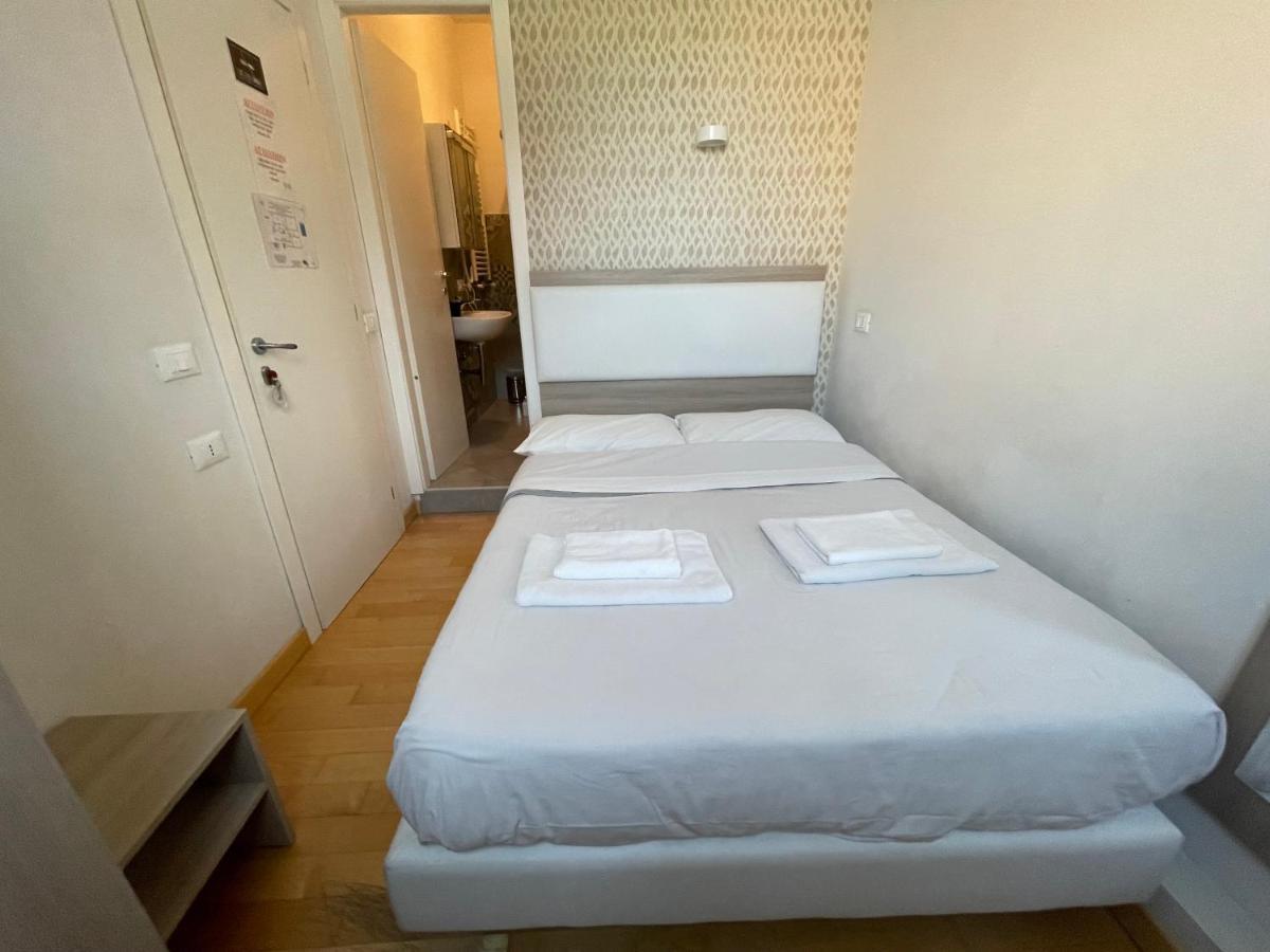 Luciano Laterani Guest House روما المظهر الخارجي الصورة